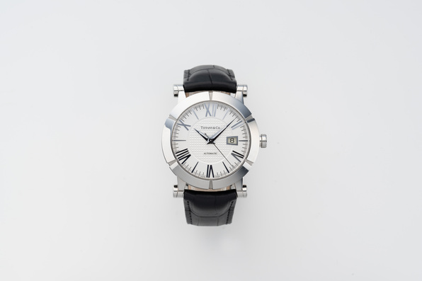 腕時計は注意を払って着用する