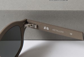 ゆるみなどが無いか確認する