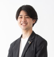 磯村祐貴,リユース営業士,神戸三宮店所属 主任

入社後に浜松鴨江店で勤務。その後浜松入野店で鑑定士を経験。現在は神戸三宮店 鑑定士兼主任。
得意不得意はなく、オールジャンル査定を行う。ブランドバッグ、洋服、時計、ジュエリー、靴など幅広く担当している。