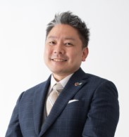 西村,AACD基準判定士、生前整理アドバイザー２級、遺品査定士、リユース営業士,エコスタイルマネージャー

浜松鴨江店（現入野店）に入社後、浜松宮竹店・横浜都築店・銀座本店を経験し、現在は宅配買取センターにて主に査定を担当。
得意商材はダイヤモンド・ルビー・エメラルドなどの宝石類、万年筆・パイプ・喫煙具などの嗜好品、ブランド品、洋服、靴など多岐に渡る。