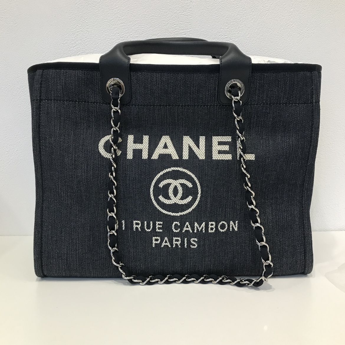 シャネル(CHANEL)買取 24番台 デニム ドーヴィルGM チェーン トートバッグ