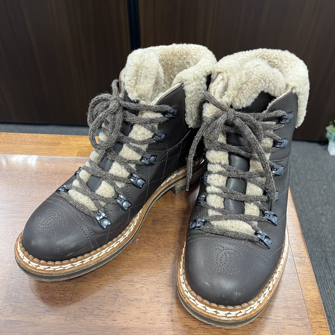 シャネル(CHANEL) 13K G29557 Y15277 ココマーク レザー ムートンブーツ