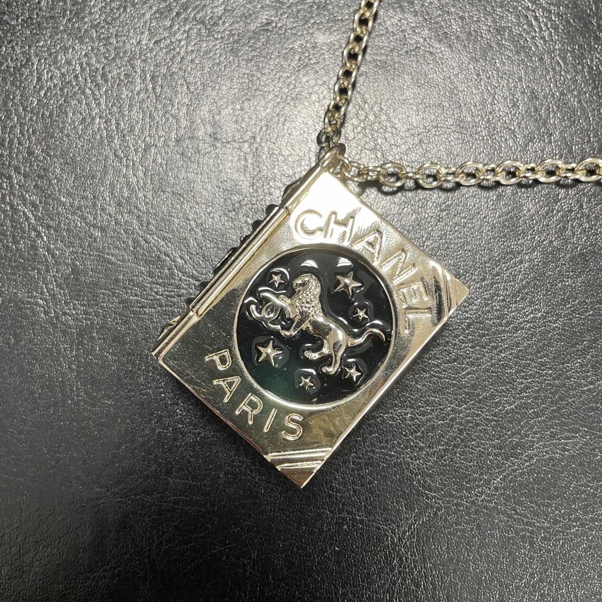 シャネル(CHANEL) ココマーク ブックモチーフ ロケットペンダントネックレス B22CAB7521