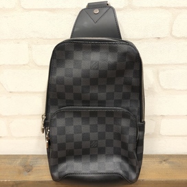 ルイヴィトンのN41719 ダミエグラフィット アヴェニュースリングバッグの買取実績です。