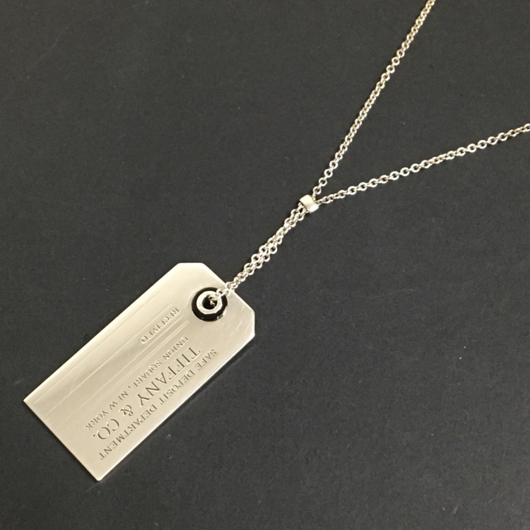 925刻印 ティファニーワインオープナー純銀純金銀杯銀盃トロフィー貴金属アクセサ ティファニー」のシルバー製トロフィーがスーパーボウルの勝者を祝福