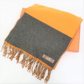 エルメスのカシミヤ100% ツートンカラー フリンジ マフラーの買取実績です。