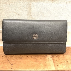 シャネルのグレー レザー素材 11番台 3つ折り 長財布の買取実績です。