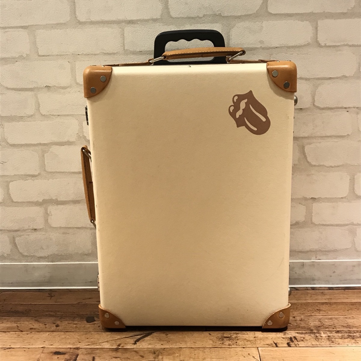 ローリングストーンズ  ツアー・ロード・ケース型ボックスセット！ ローリングストーンズ ツアー・ロード・ケース型ボックスセット！