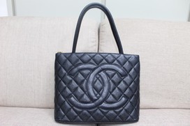 シャネルの復刻トート　キャビアスキンの買取実績です。