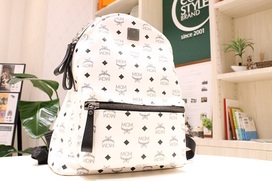 ラブレス×MCMのスタッズ リュックの買取実績です。