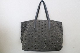 ジミーチュウのグレー ラメ入り シルバースタースタッズ トートバッグの買取実績です。