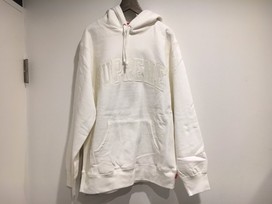 シュプリームの2015年 Chrome Arc ロゴパーカーの買取実績です。