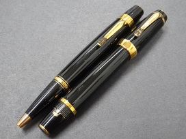 モンブランのマイスターシュテュック  レッドゴールド クラシック ボールペン＆万年筆の買取実績です。