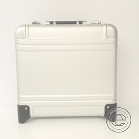 ゼロハリバートンのZR-Geo ZRG17inch-SI 2輪キャリーケースの買取実績です。