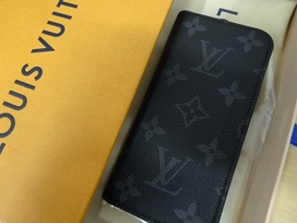 ルイヴィトンのモノグラムエクリプス iPhoneケース※イニシャル入りの買取実績です。