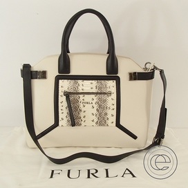 フルラのホワイト　アリーチェ　パイソンの買取実績です。