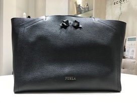 フルラの黒　トートバッグの買取実績です。