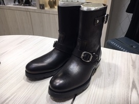 ジミーチュウの黒　バイカーブーツの買取実績です。