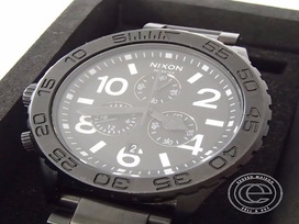 ニクソンのTHE 42-20 CHRONO MINIMIZEの買取実績です。
