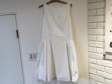 フォクシー 白　ノースリーブワンピース　33070 買取実績です。