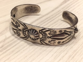 ラリースミスの925 シェル バングルの買取実績です。