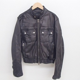 ヒューゴボスの羊革ラムレザージャケットの買取実績です。