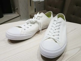 コンバースのチャックテイラー ルナロンの買取実績です。