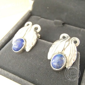 ジョージジェンセンのラピスラズリ付きスクリューバックイヤリング 108の買取実績です。