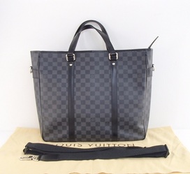 ルイヴィトンのダミエグラフィット タダオの買取実績です。