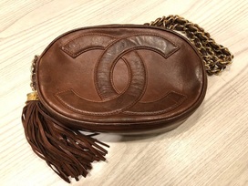 シャネルの茶　ショルダーバッグ　1番台　レディースの買取実績です。