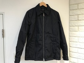 プラダの17年　ネイビー　ナイロンジャケットの買取実績です。