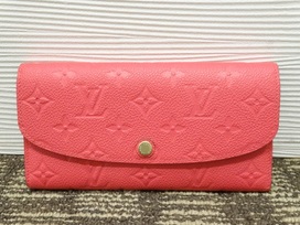 ルイヴィトンの16年製 アンプラント ポルトフォイユエミリー 長財布の買取実績です。