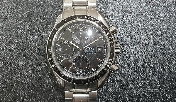 オメガの3210.50スピードマスターデイトを買取致しました。新宿三丁目