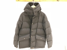 モンクレールのネイビー　マキシム　ダウンジャケット　メンズの買取実績です。