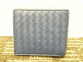 ボッテガ・ヴェネタのネイビー イントレ 二つ折り 札入れの買取実績です。