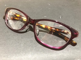 フォーナインズのペールパープル×マルーンデミ　眼鏡　レディースの買取実績です。