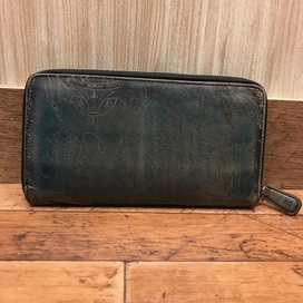 ベルルッティのカリグラフィ ラウンドジップウォレットの買取実績です。