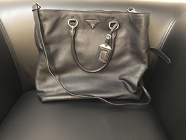 プラダの1BG006　オールレザー2wayトートの買取実績です。