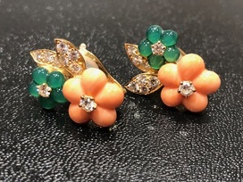 ヴァンクリーフ&アーペルの珊瑚　イヤリング　ビンテージの買取実績です。