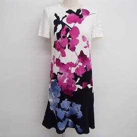 エスカーダの16年　5020938 A101 Dejaninata フラワープリントの買取実績です。