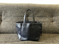 ジェイ&エムデヴィッドソン レディーストートバッグ　BELLE S WITH STUDS 1514N(ネイビー) 買取実績です。