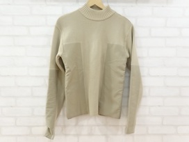 シャネルのベージュ ナイロン切り替え ウールニットの買取実績です。