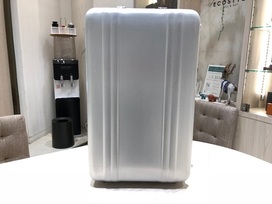 ゼロハリバートンのステンレスシルバー　キャリーケース　の買取実績です。