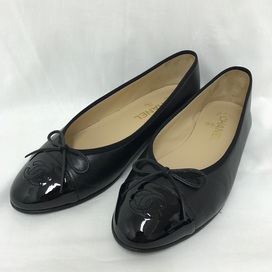 シャネルのココマーク リボンフラットシューズの買取実績です。