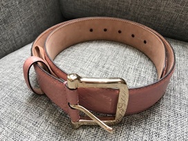 グッチの281548　ピンク　レザーベルト　ゴールド金具　の買取実績です。