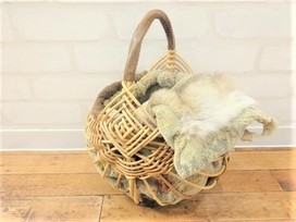 エバゴスの月ヲ想う 籐×ファー カゴバッグの買取実績です。
