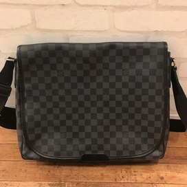 ルイヴィトンのN58033 ダミエグラフィット ダニエルGMの買取実績です。