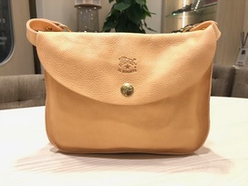 イルビゾンテのナチュラル　ショルダーバッグの買取実績です。