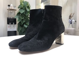 セリーヌの黒　スエード　バンバン　チャンキーヒール　サイドジップブーツ　の買取実績です。