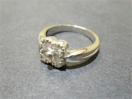 ヴァンクリーフ&アーペルの750WG　アルノ　ダイヤリングの買取実績です。